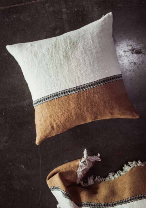 Coussin Etienne 100%lin avec garinssage plumes #Libeco