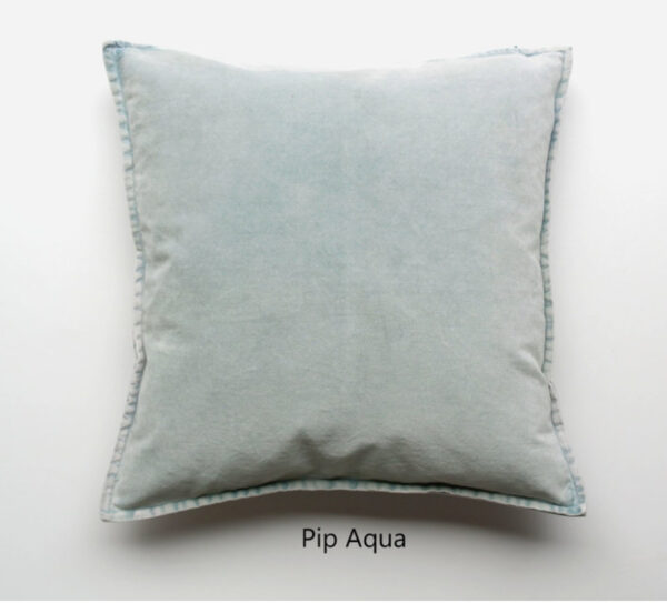 Coussin Pip en velours stonewashed Aqua #MLFabrics